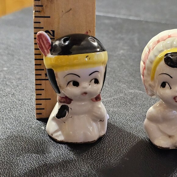 Vintage Ceramic Salt & Pepper Shakers Native American Boy and Girl n Canoe - Picture 13 of 14